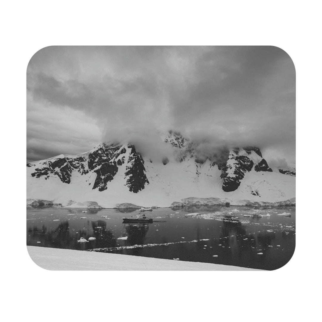 Peaceful Anchoring in Black and White - Mouse Pad (Rectangle) - Visiting This World