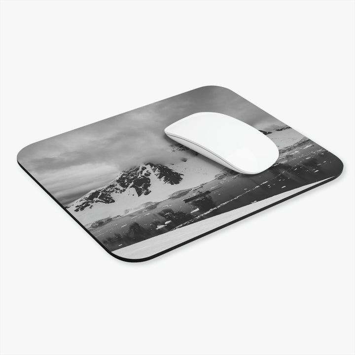 Peaceful Anchoring in Black and White - Mouse Pad (Rectangle) - Visiting This World